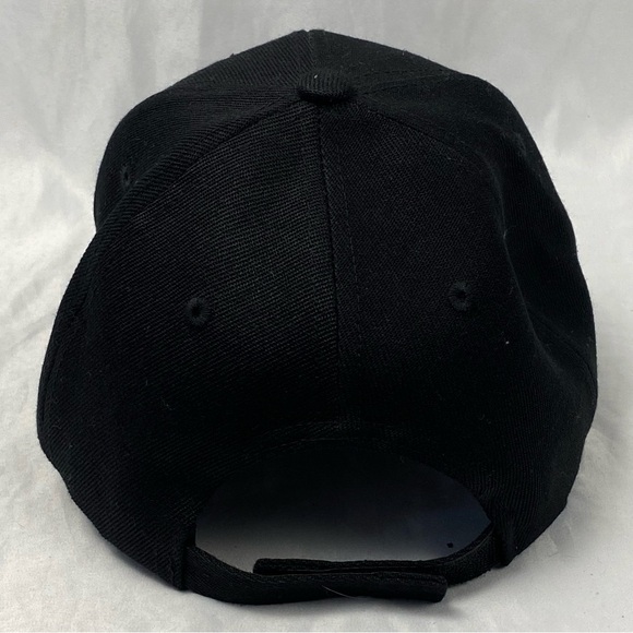 Black Baseball Cap with Embroidered LA Logo - Picture 12 of 13